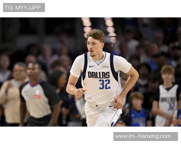 菜鸟弗拉格表现出色贡献21分8板5助科比桑德斯与理查德联手助力球队